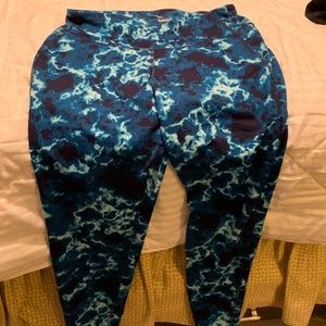 Old Navy Active Capri Workout Pants